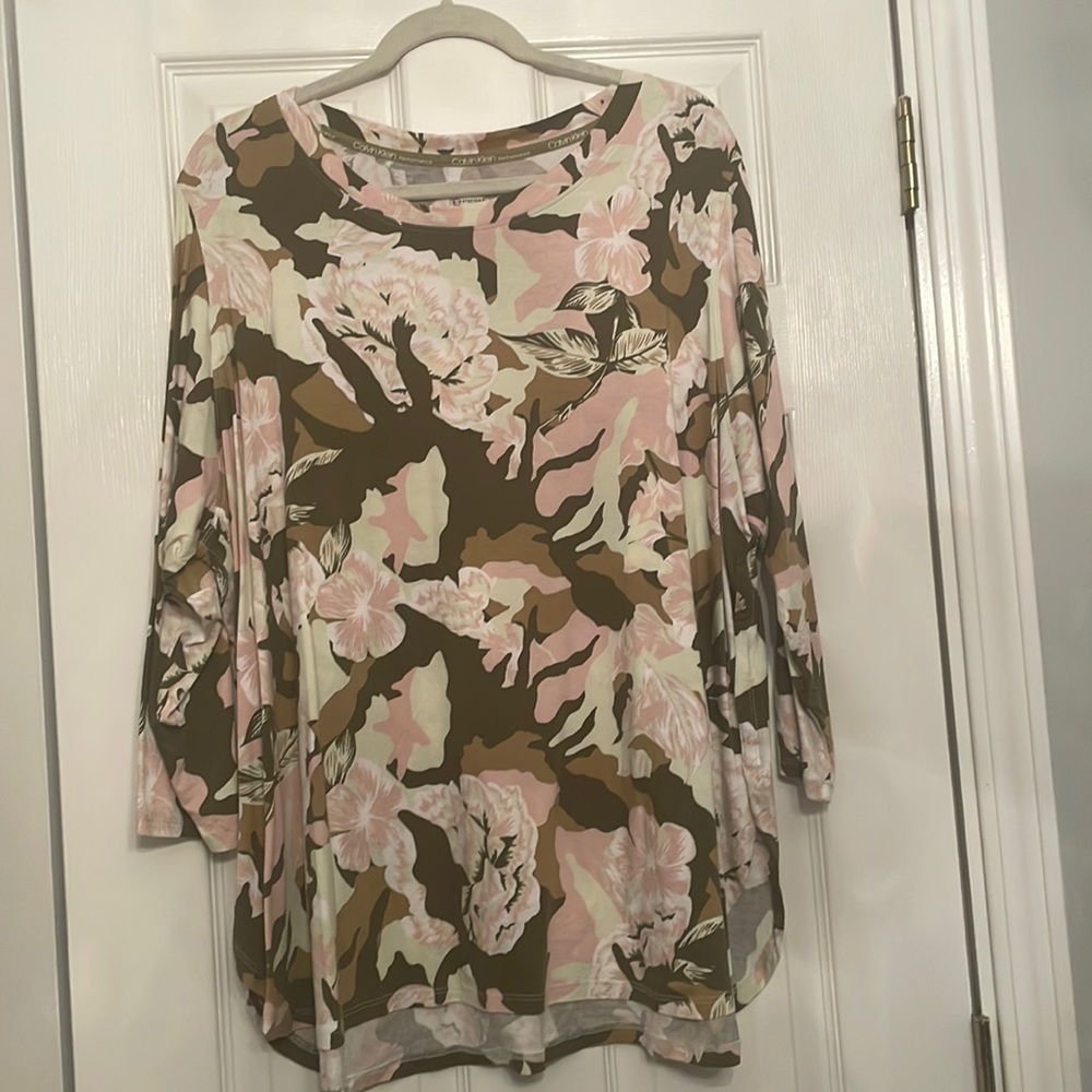 Calvin Klein performance, cotton stretch jersey and pastel colors 34 sleeve